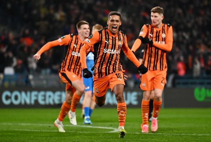 Shakhtar Donetsk Lumat AZ Alkmaar 3-0 di Conference League