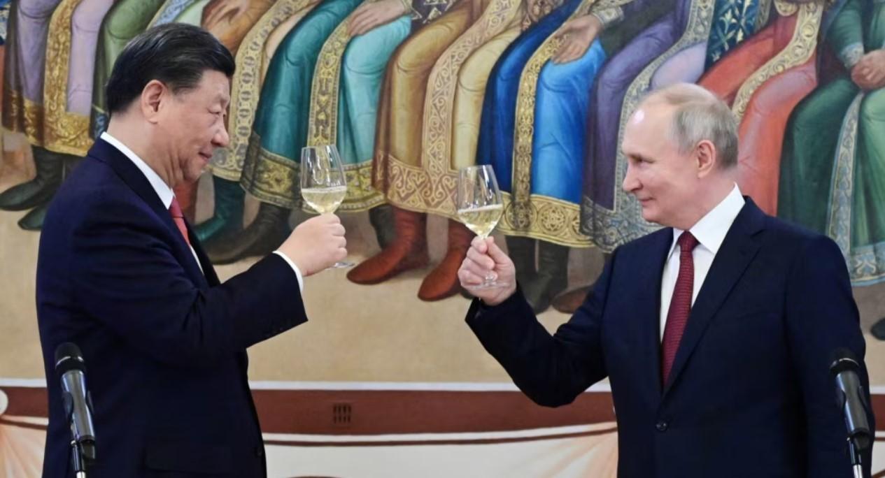 Bertemu Xi Jinping di Beijing. Vladimir Putin Sepakat mengutuk kemungkinan kembalinya "hukum rimba" dalam hubungan internasional 