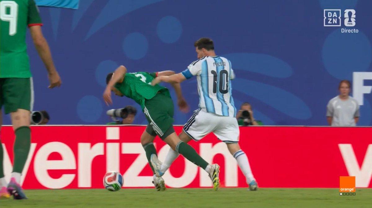 Mental Juara Bertahan, Argentina  Libas Aljazair 3-0